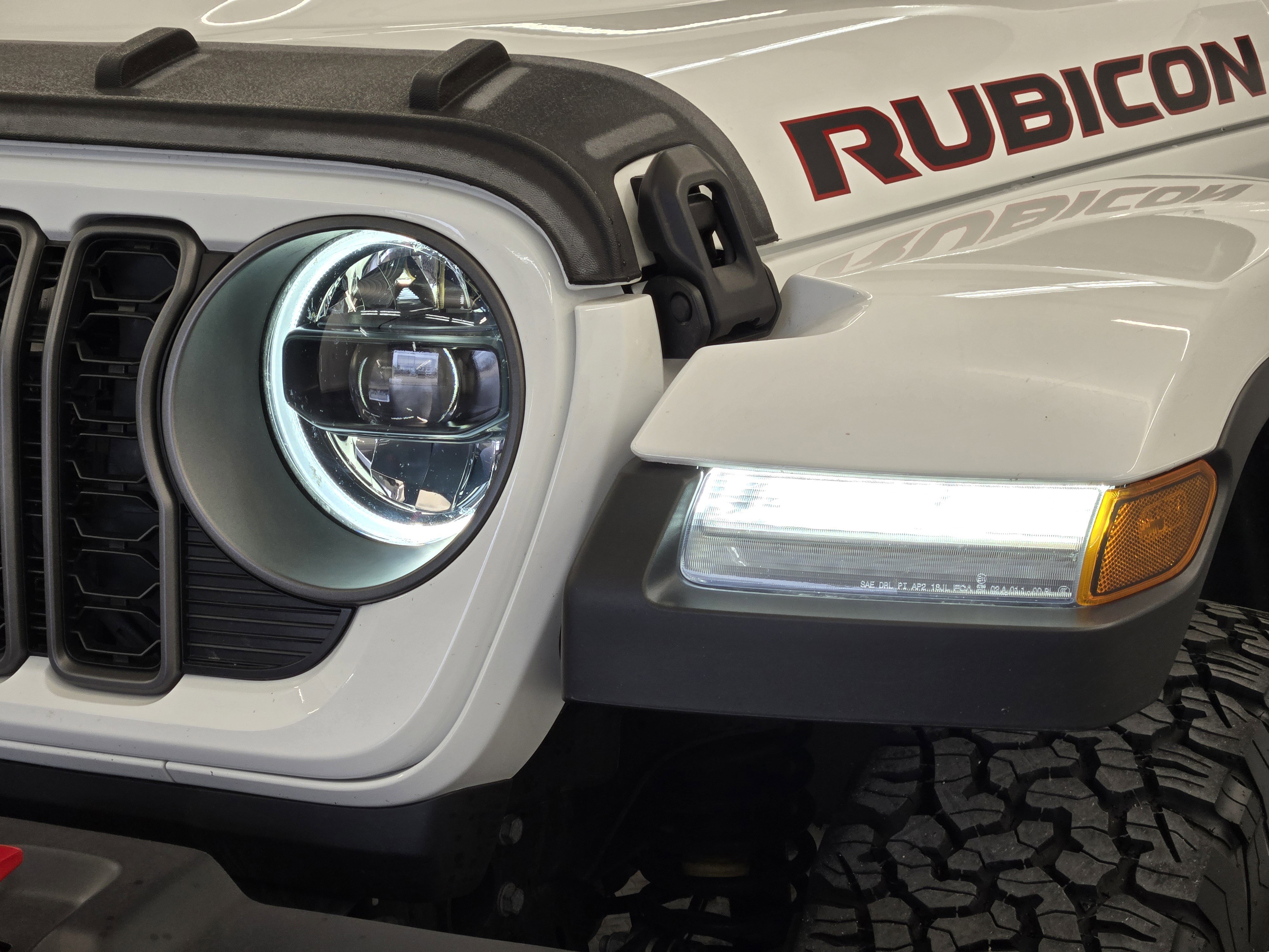 Used 2025 Jeep Wrangler Unlimited Rubicon w/ Safety Group AWD/4WD image 8