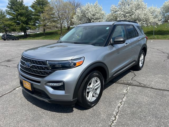 Certified 2022 Ford Explorer XLT w/ Equipment Group 202A AWD/4WD image 2