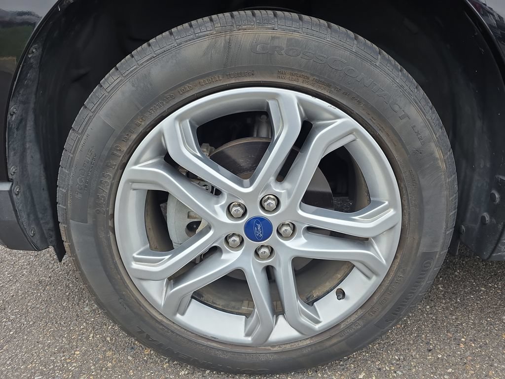 Certified 2017 Ford Edge Titanium w/ Equipment Group 301A FWD image 14