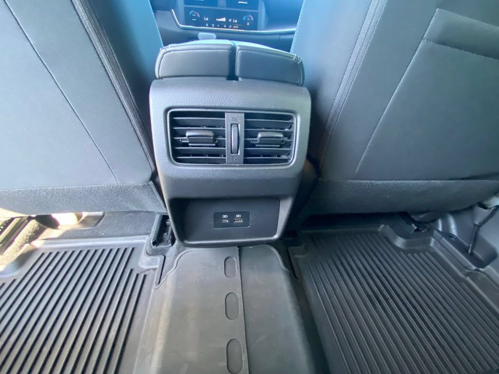 Used 2023 Nissan Rogue SV FWD image 25