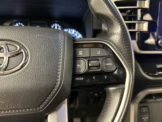 Used 2022 Toyota Tundra SR5 w/ SR5 Convenience Package AWD/4WD image 9