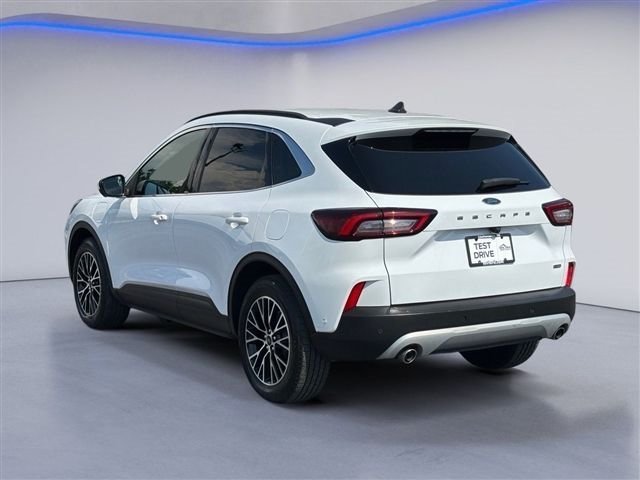 Certified 2023 Ford Escape SE w/ PHEV Premium Package FWD image 5