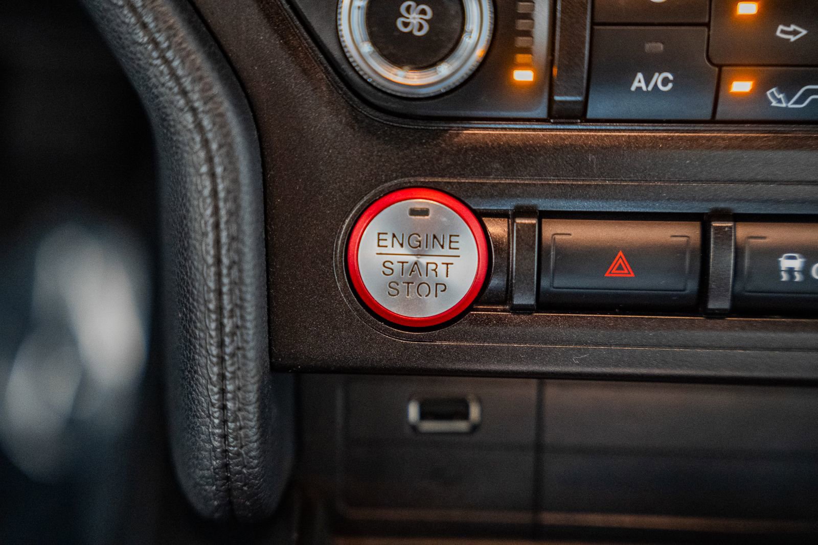 Certified 2019 Ford Mustang Coupe image 32