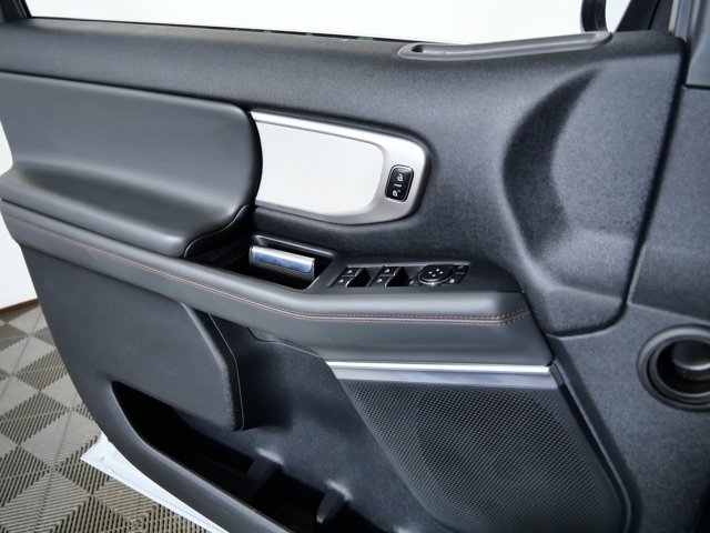 Certified 2025 Ford Expedition Active AWD/4WD image 29