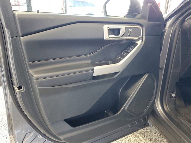 Certified 2023 Ford Explorer XLT w/ Equipment Group 202A image 6