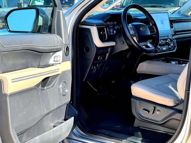 Certified 2024 Ford Expedition Limited image 8