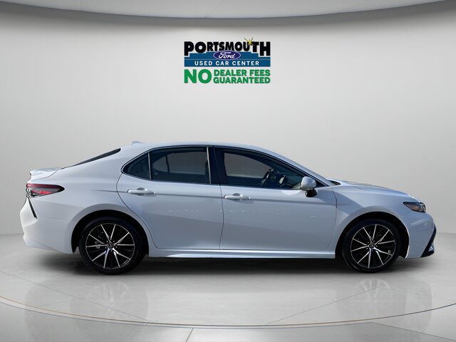 Used 2023 Toyota Camry SE FWD image 5