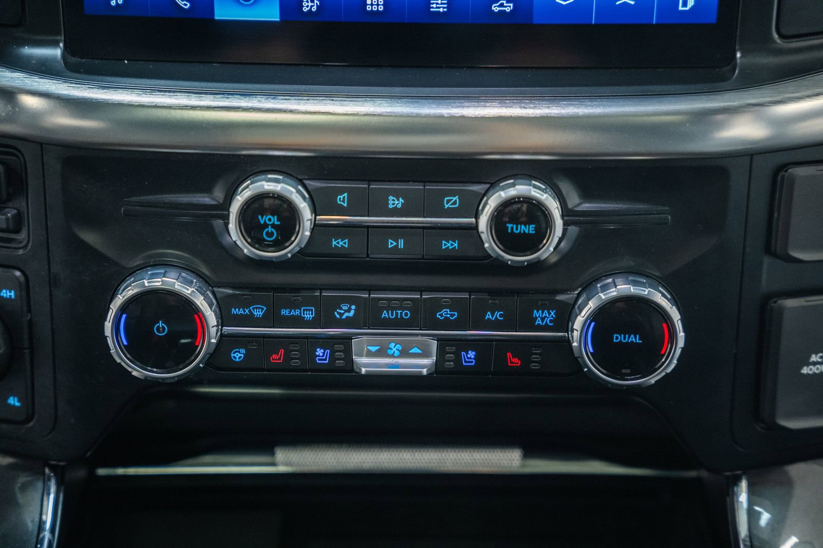 Certified 2023 Ford F150 Lariat w/ Equipment Group 502A High image 31