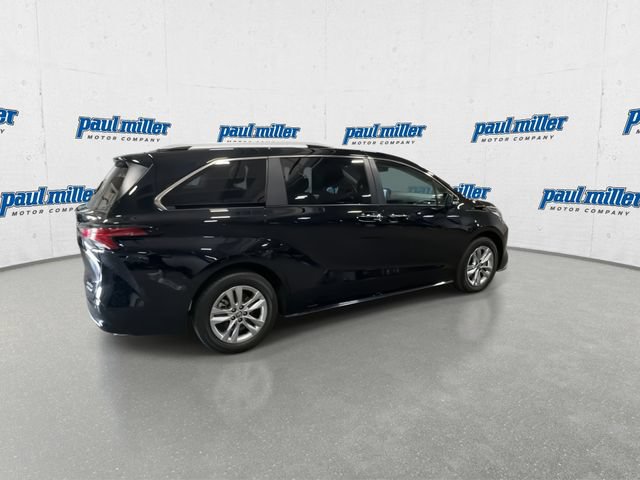 Used 2024 Toyota Sienna Limited AWD/4WD image 12
