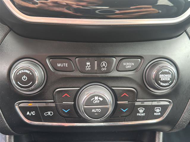 Used 2020 Jeep Cherokee Limited FWD image 20