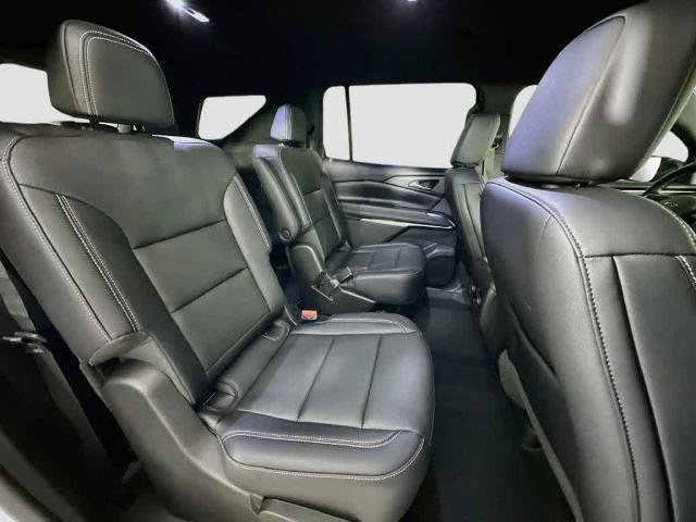 Used 2026 Chevrolet Traverse LT w/ Midnight/Sport Edition FWD image 33