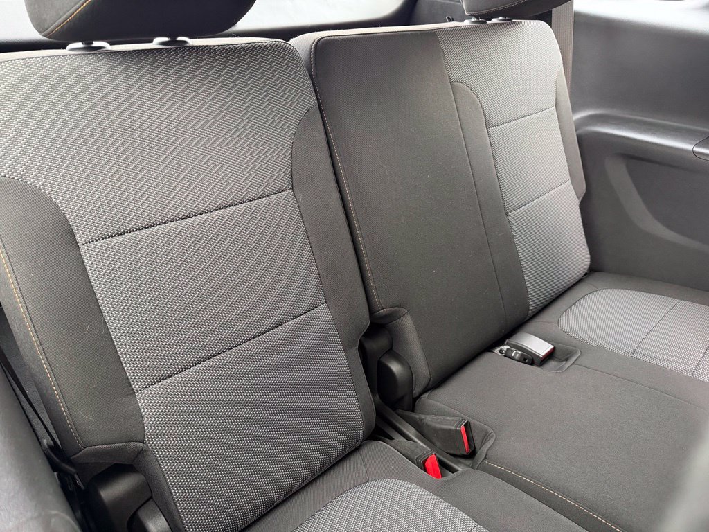 Used 2021 Chevrolet Traverse LT FWD image 19