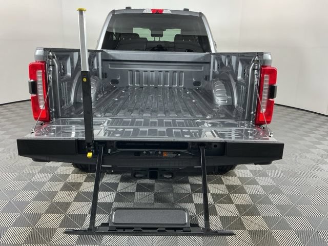 Certified 2025 Ford F350 Lariat w/ FX4 Off-Road Package AWD/4WD image 8