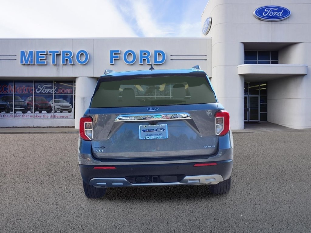 Certified 2022 Ford Explorer XLT w/ Equipment Group 202A AWD/4WD image 4