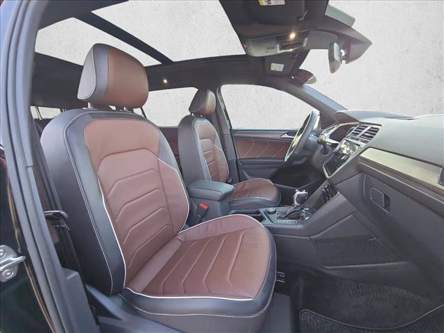 Used 2024 Volkswagen Tiguan SEL R-Line w/ MDO Package, Two-Row AWD/4WD image 21