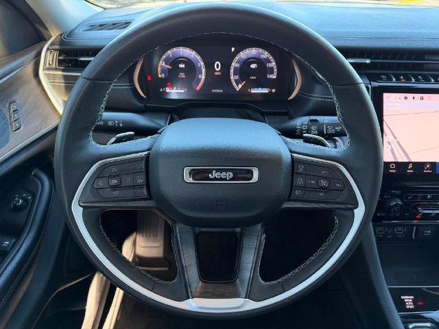 Used 2023 Jeep Grand Cherokee L Limited w/ Luxury Tech Group II AWD/4WD image 12