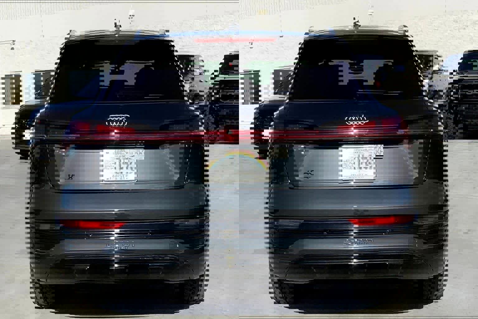 Used 2024 Audi Q8 e-tron Premium Plus w/ Premium Plus Package image 2