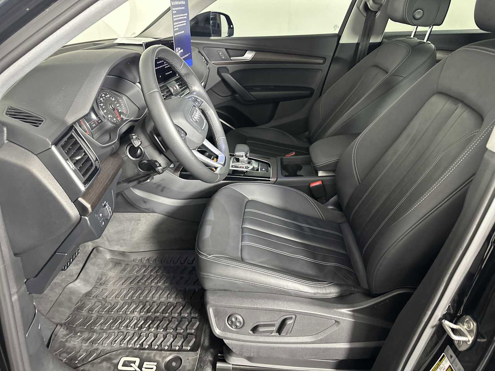 Used 2023 Audi Q5 2.0T Premium w/ Convenience Package image 7