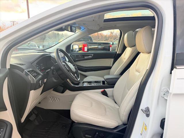 Certified 2022 Ford Edge Titanium w/ Equipment Group 301A image 21