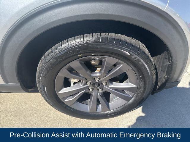 Certified 2021 Ford Explorer XLT w/ Equipment Group 202A image 9