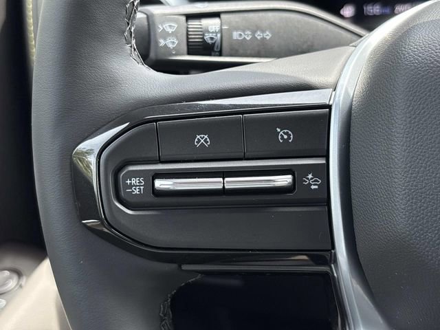 Used 2026 Chevrolet Colorado ZR2 w/ Technology Package AWD/4WD image 28