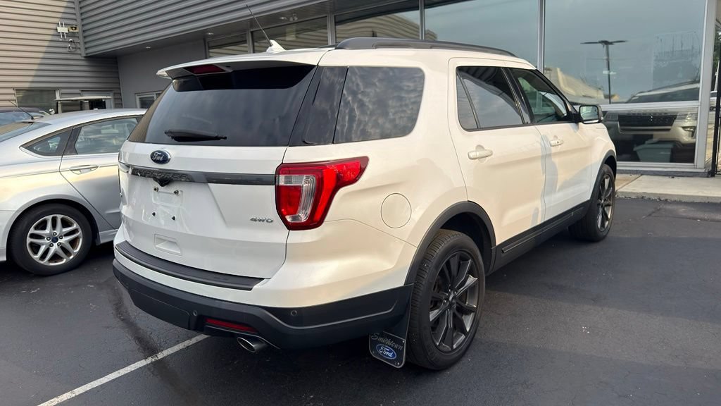 Certified 2018 Ford Explorer XLT w/ Equipment Group 202A AWD/4WD image 5