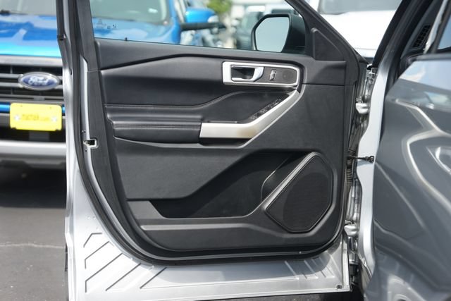 Certified 2022 Ford Explorer XLT RWD image 32