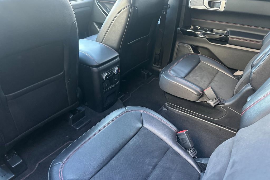 Certified 2023 Ford Explorer ST-Line w/ Class IV Trailer Tow Package image 14