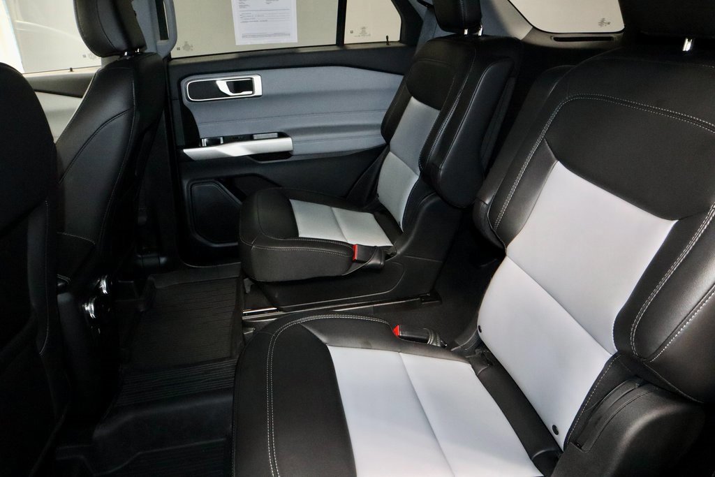 Certified 2023 Ford Explorer XLT w/ Equipment Group 202A image 25