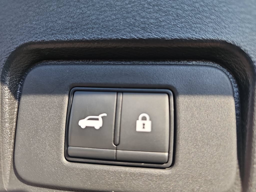 Used 2024 Nissan Rogue SV AWD/4WD image 13