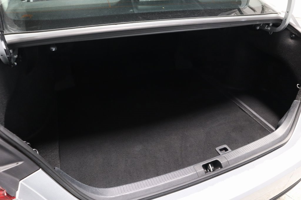 Used 2025 Toyota Camry LE image 17