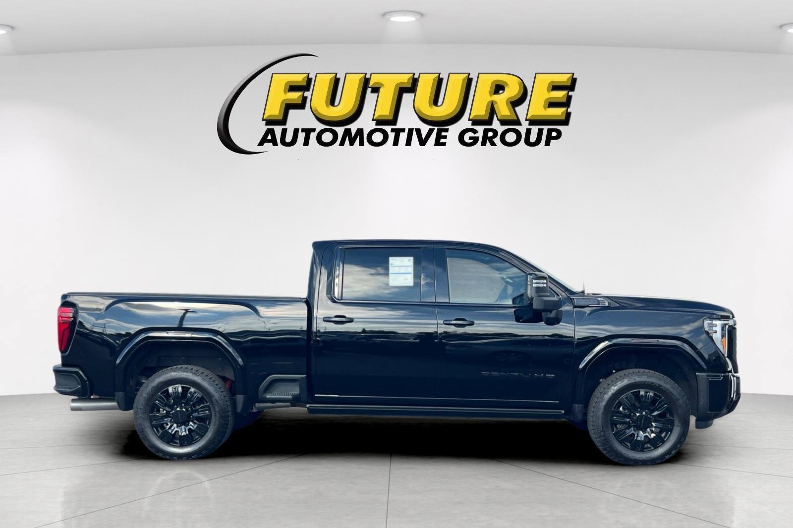 Used 2025 GMC Sierra 2500 Denali Ultimate image 6