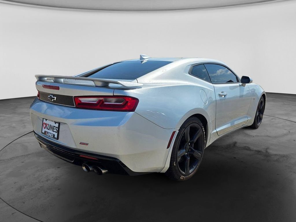 Used 2018 Chevrolet Camaro SS RWD image 9