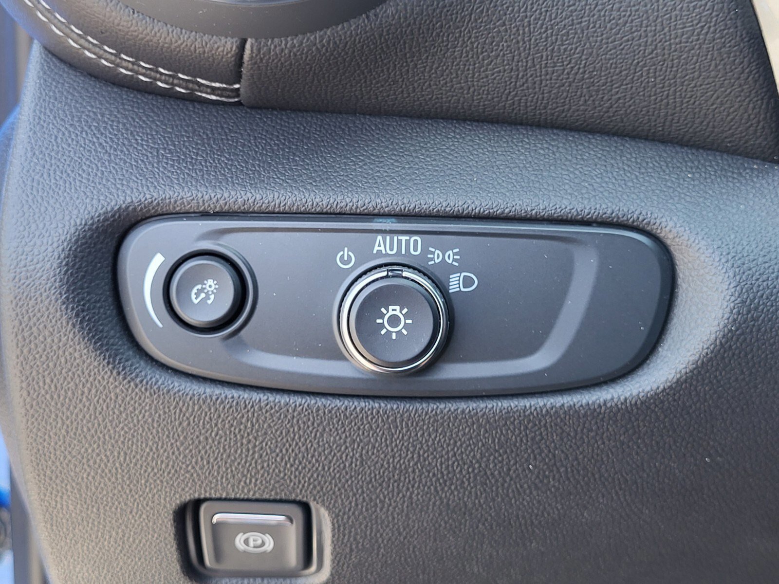 Used 2025 Chevrolet Blazer LT image 23