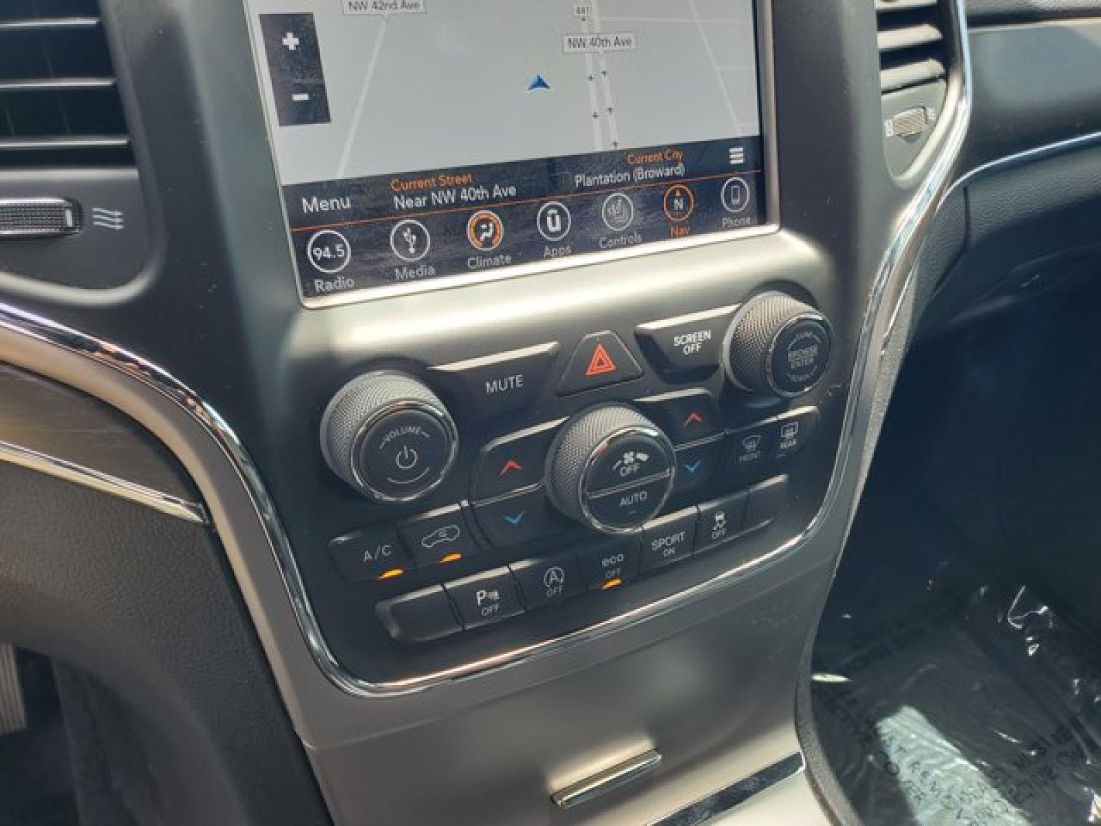 Used 2018 Jeep Grand Cherokee Limited w/ Trailer Tow Group IV RWD image 25
