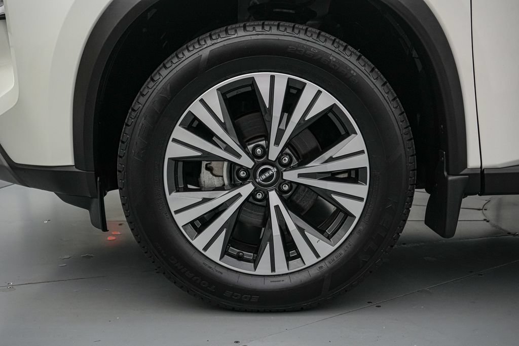 Used 2023 Nissan Rogue SV AWD/4WD image 10