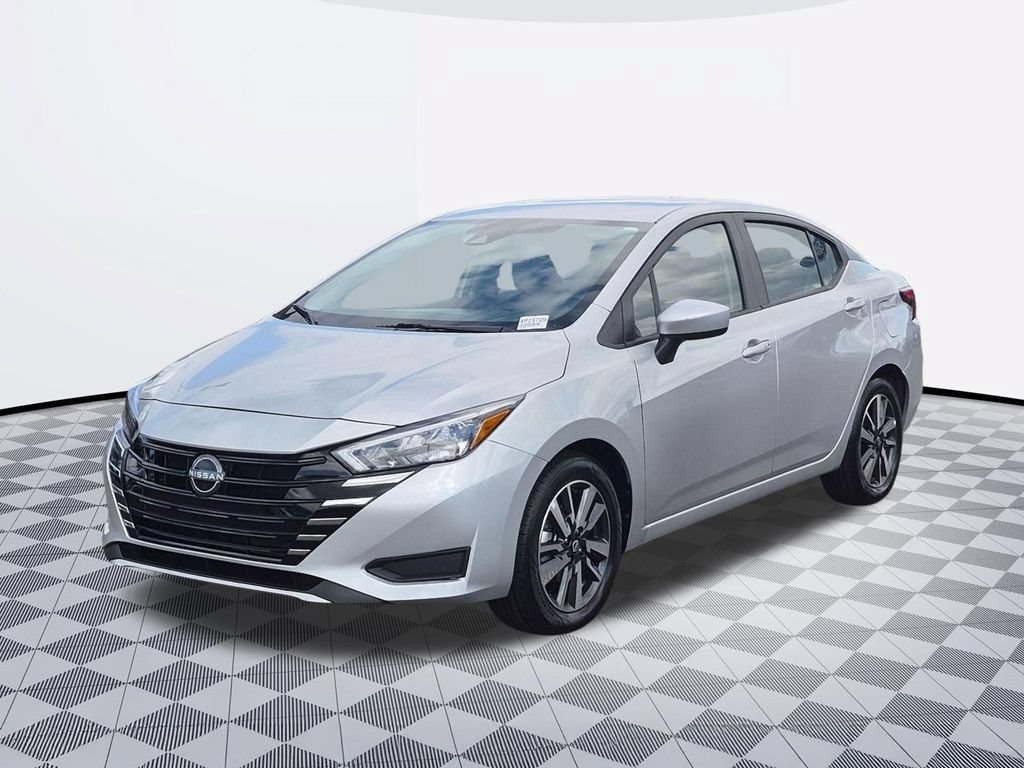 Used 2025 Nissan Versa SV FWD image 2