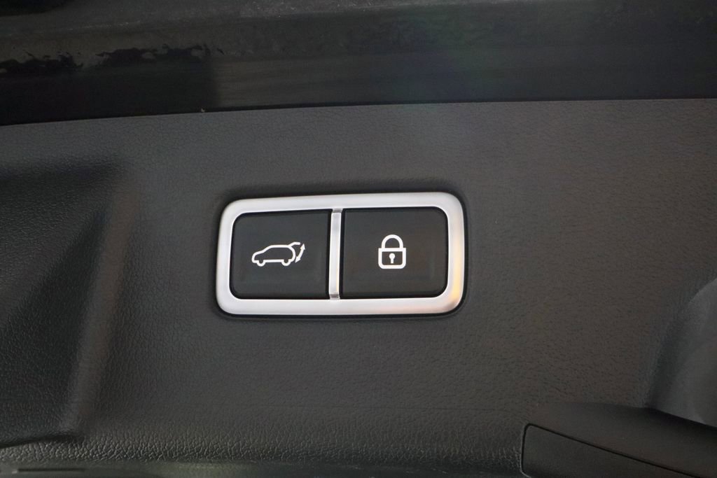 Used 2022 Kia Sorento EX w/ Panoramic Sunroof Package image 17