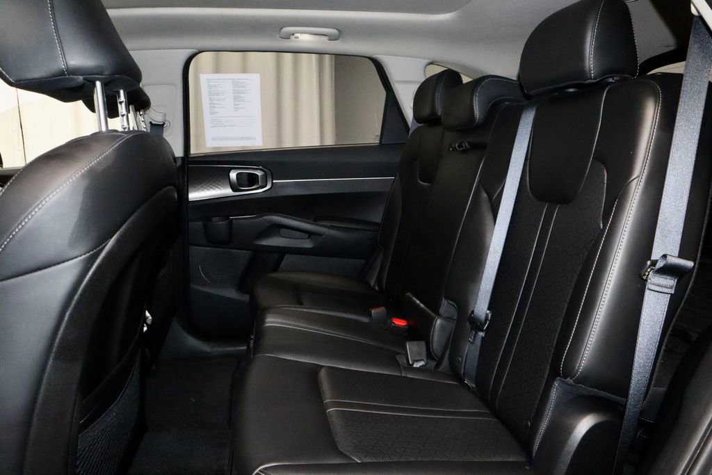 Used 2023 Kia Sorento S w/ Panoramic Sunroof Package FWD image 23