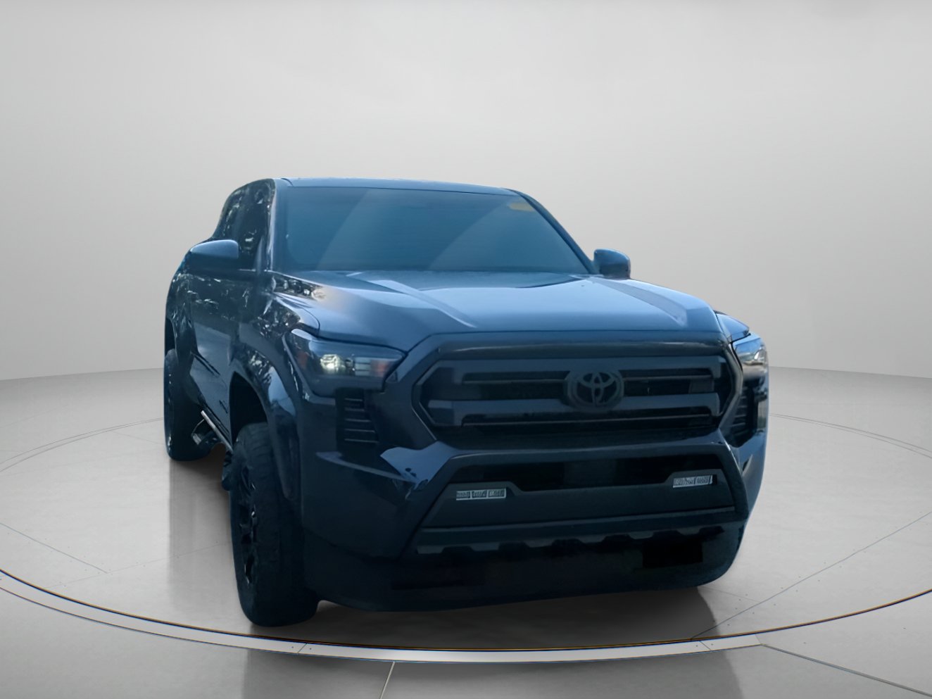 Used 2025 Toyota Tacoma SR5 AWD/4WD image 5