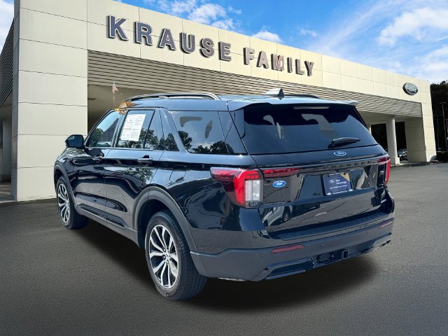Certified 2025 Ford Explorer ST-Line AWD/4WD image 6