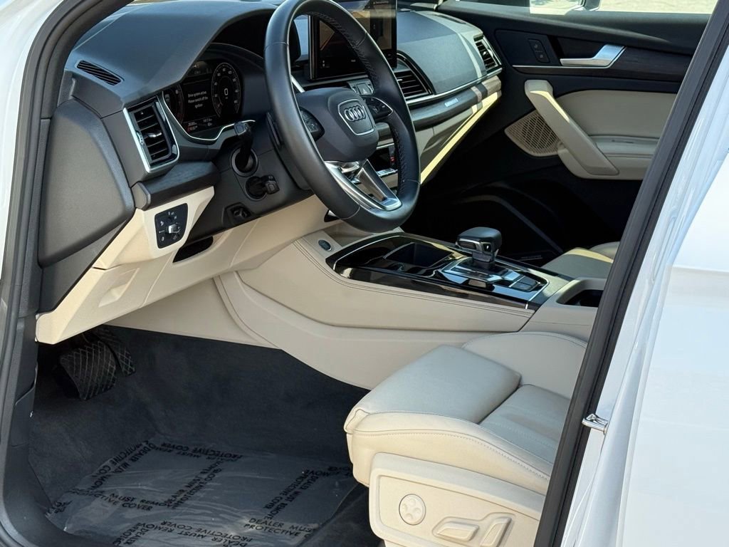 Used 2024 Audi Q5 2.0T Premium Plus w/ Premium Plus Package image 6