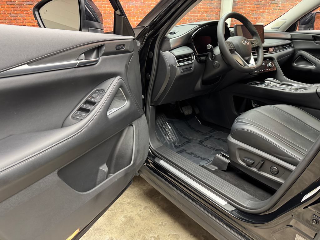 Used 2023 INFINITI QX60 Luxe w/ Performance Audio Package AWD/4WD image 10