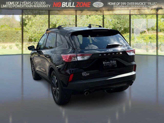 Certified 2022 Ford Escape SE w/ SE Sport Appearance Package FWD image 3