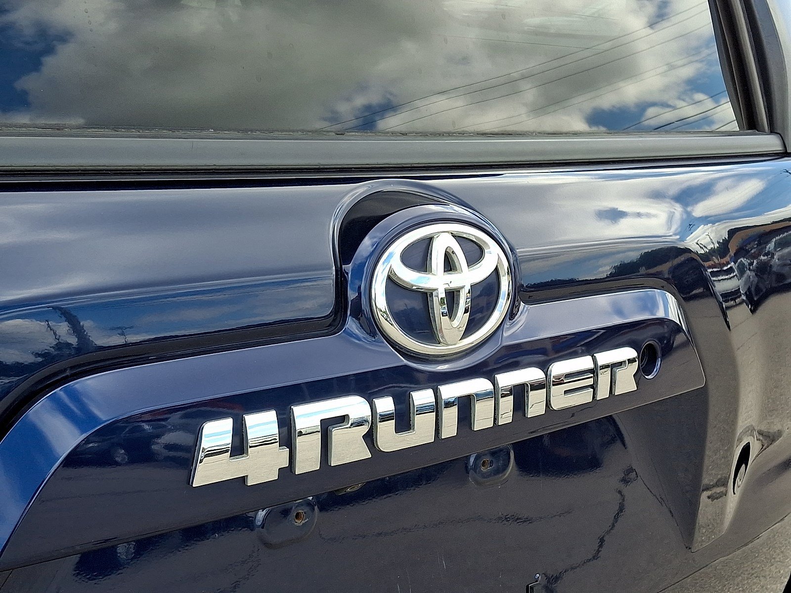 Used 2018 Toyota 4Runner SR5 RWD image 29