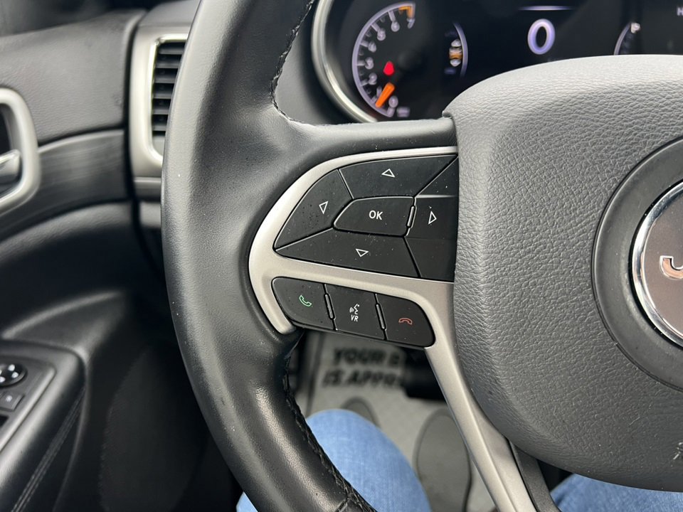 Used 2021 Jeep Grand Cherokee Laredo image 23