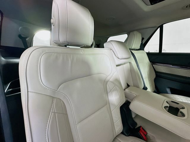 Certified 2017 Ford Explorer Platinum image 32