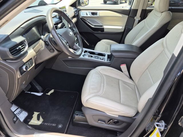 Certified 2020 Ford Explorer Platinum w/ Premium Technology Package AWD/4WD image 11
