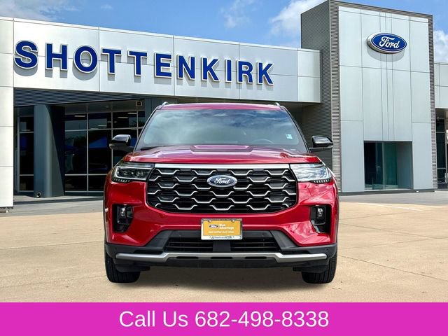 Certified 2025 Ford Explorer Platinum RWD image 2