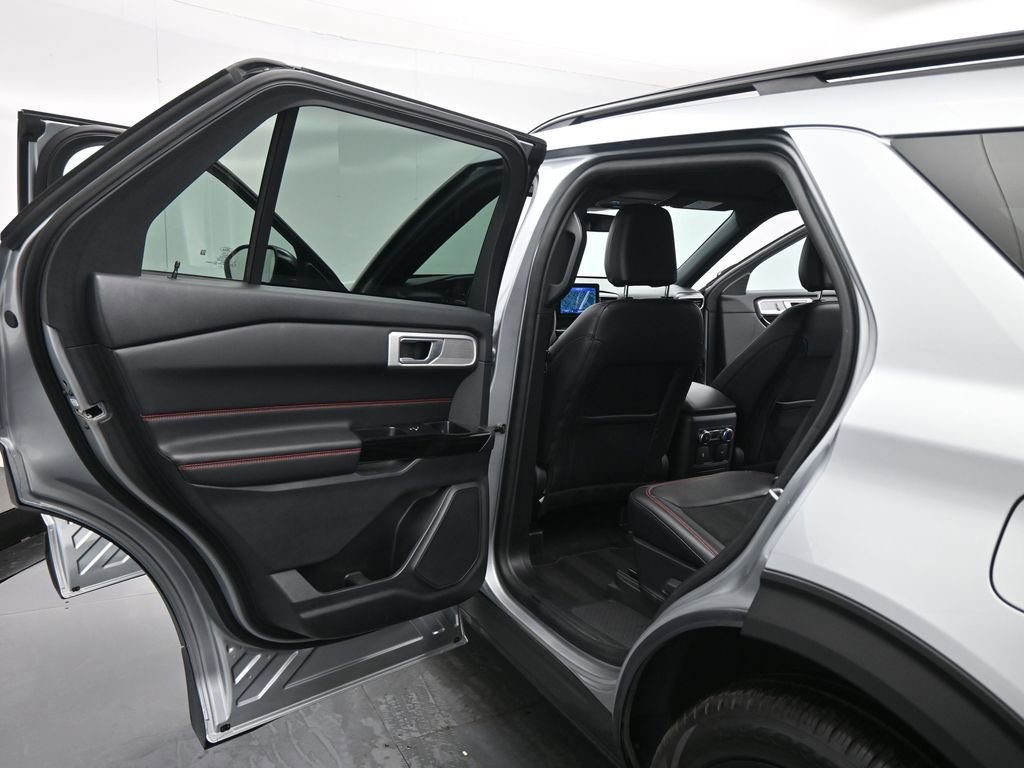 Certified 2023 Ford Explorer ST-Line w/ Class IV Trailer Tow Package image 48